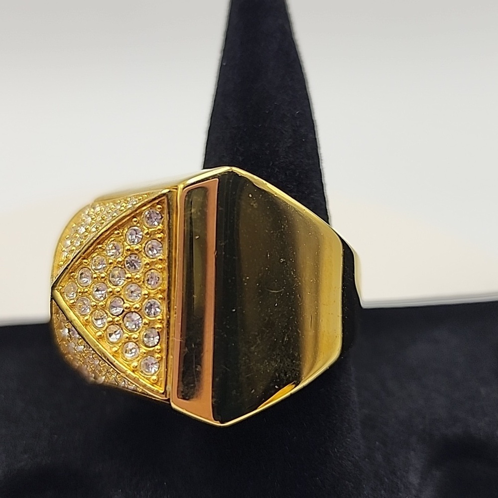 Michael‎ KORS Size 7, Gold Tone Pyramid Stud Ring with Crystals - Picture 3 of 8